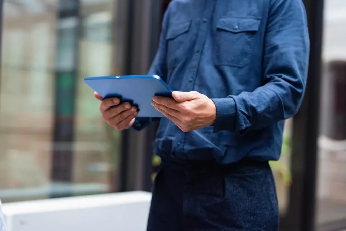 Federal Bureau Of Prisons Rolling Out E-Tablets