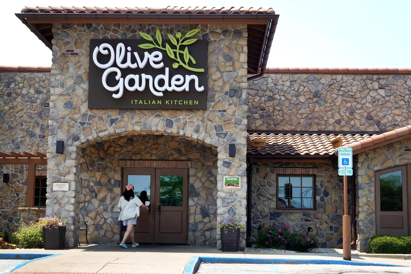 Why Restaurant Chains Are Reviving Value Promotions In 2026