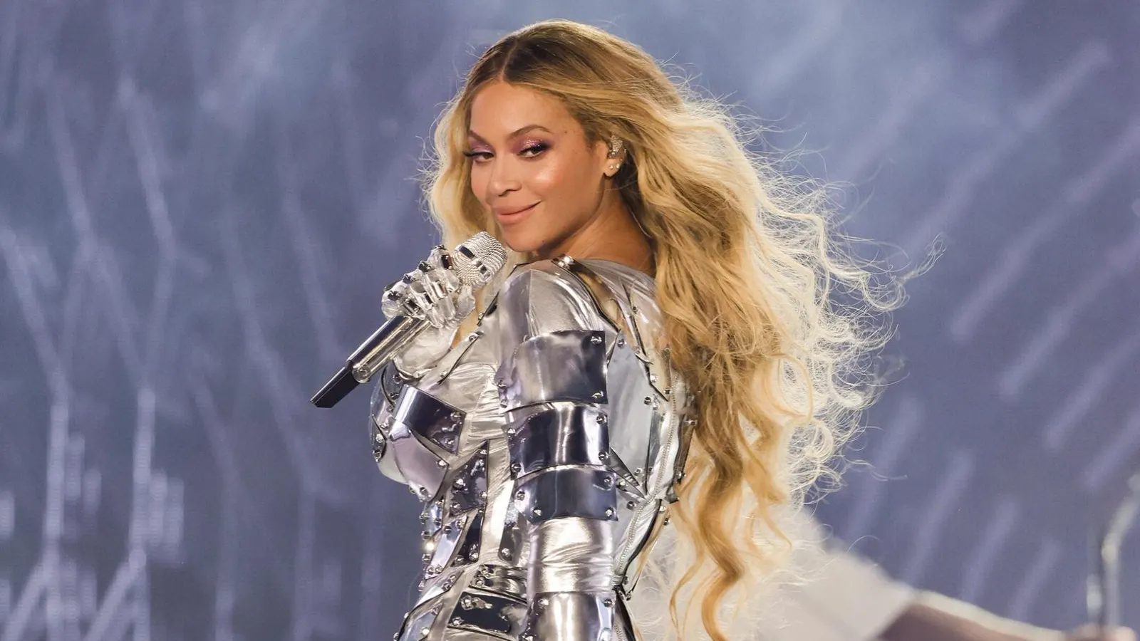 Michael Jackson Blocks Beyoncé From Charting A New No. 1 Hit