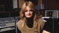 Bonnie Tyler’s Chart Hits Keep Coming As Fans Mourn Her Passing