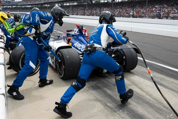 Dreyer & Reinbold Buys IndyCar Charter From Rahal Letterman Lanigan