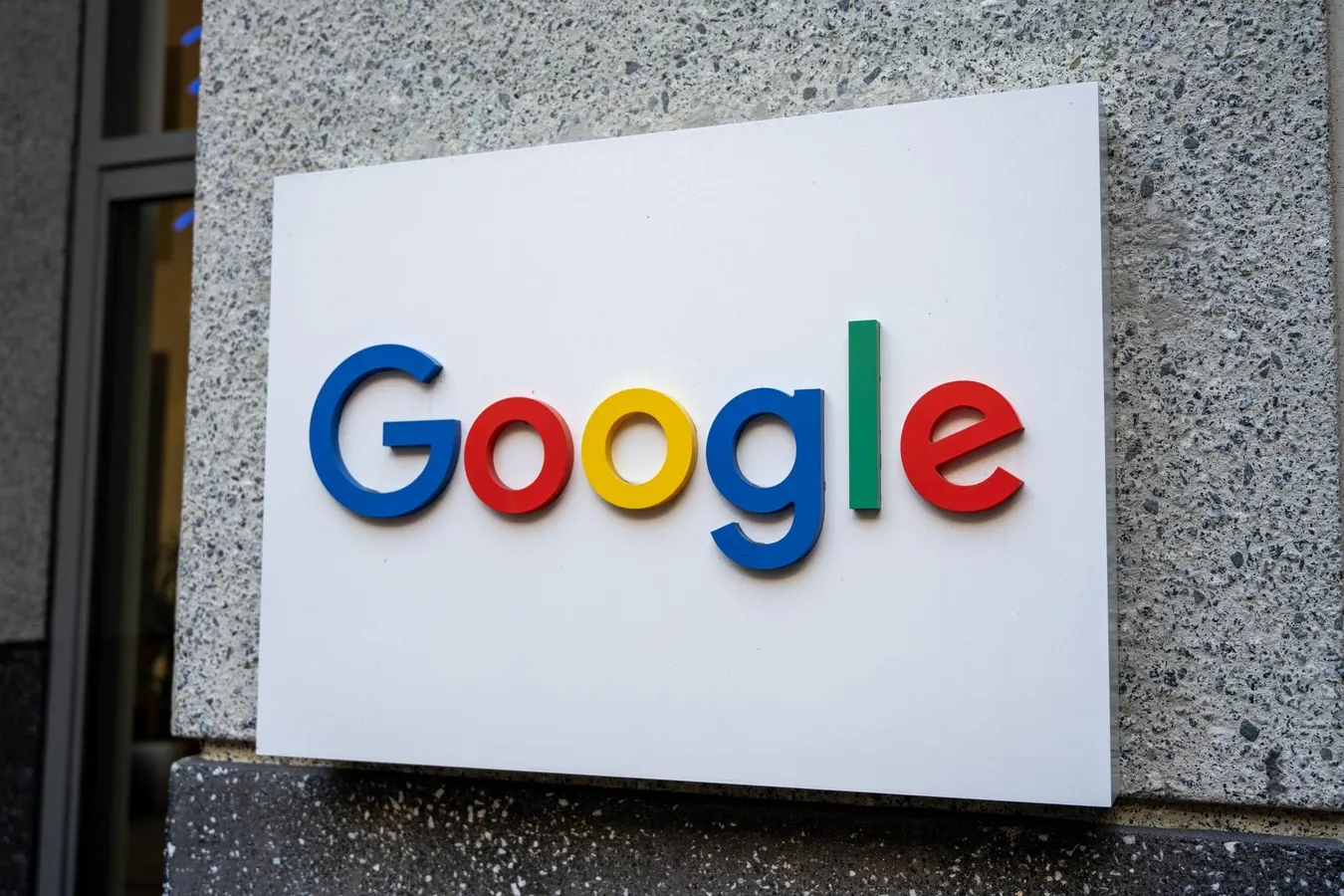 Alphabet Earnings Show 950 Million People Now Use Gemini Every Month