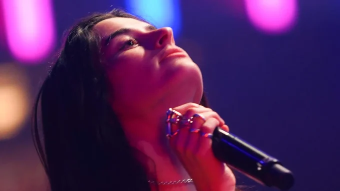 Stella Lefty Blocked From Her First No. 1s On Multiple Charts By The Same Smash
