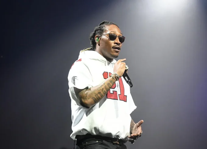 Future Ties Drake’s Historic Record As He Replaces The Rapper At No. 1