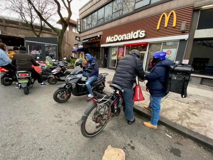 Almost 1 in 4 Adolescents Using Food Delivery Apps In School, Survey Finds