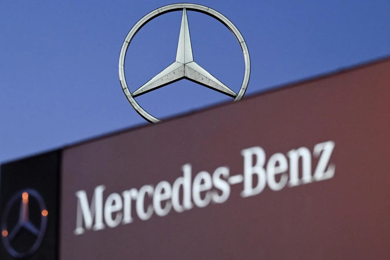 Mercedes Recalls Over 310,000 Vehicles Due To Door Lock Issue