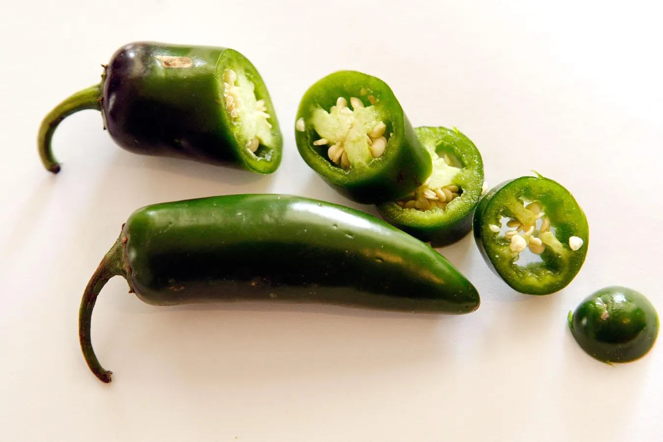 Chipotle Slides 9% As Jalapeños Are Pulled Amid Minnesota Salmonella Outbreak
