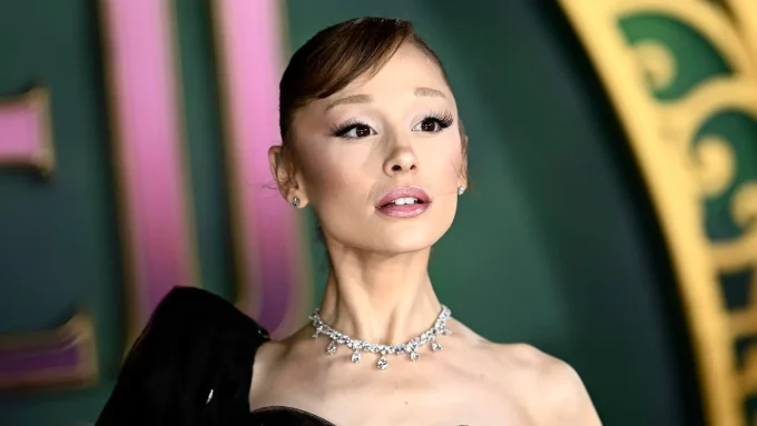 Ariana Grande Blocks Herself From A Historic New No. 1 Hit