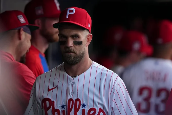 Phillies’ Bryce Harper Offers 3-Word Injury Response Right Before Field Of Dreams Game