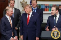 Bitcoin Inches Towards ,000 After Trump Calls For Passage Of Crypto Bill