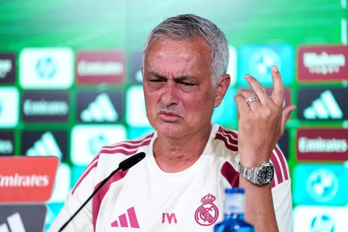 Real Madrid Coach Mourinho Makes Rodri Barcelona Confession