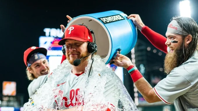 Former Phillies All-Star Offers 3-Word Response On Retirement Decision