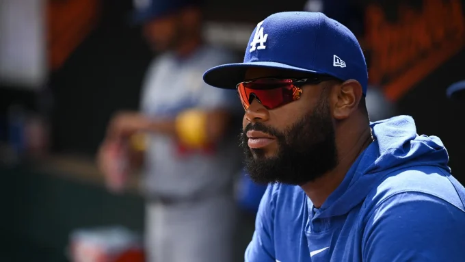 Dodgers Castoff Joins Braves After Catcher’s Season-Ending Injury