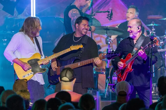 Men At Work And Toad The Wet Sprocket Deliver As Summer Tour Wraps
