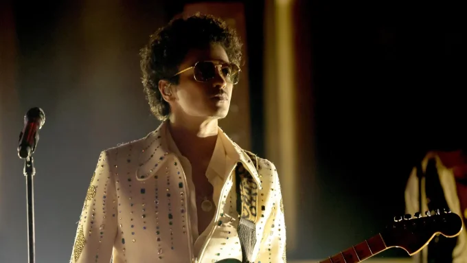 Bruno Mars Debuts His Latest Song At A New Career Low