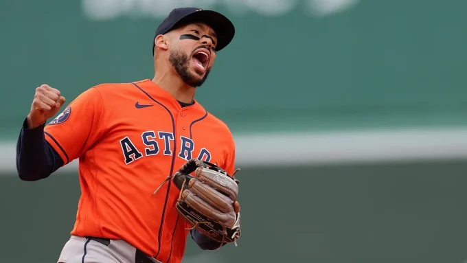 Carlos Correa Could Give Houston Astros Boost In Wild AL Playoff Chase