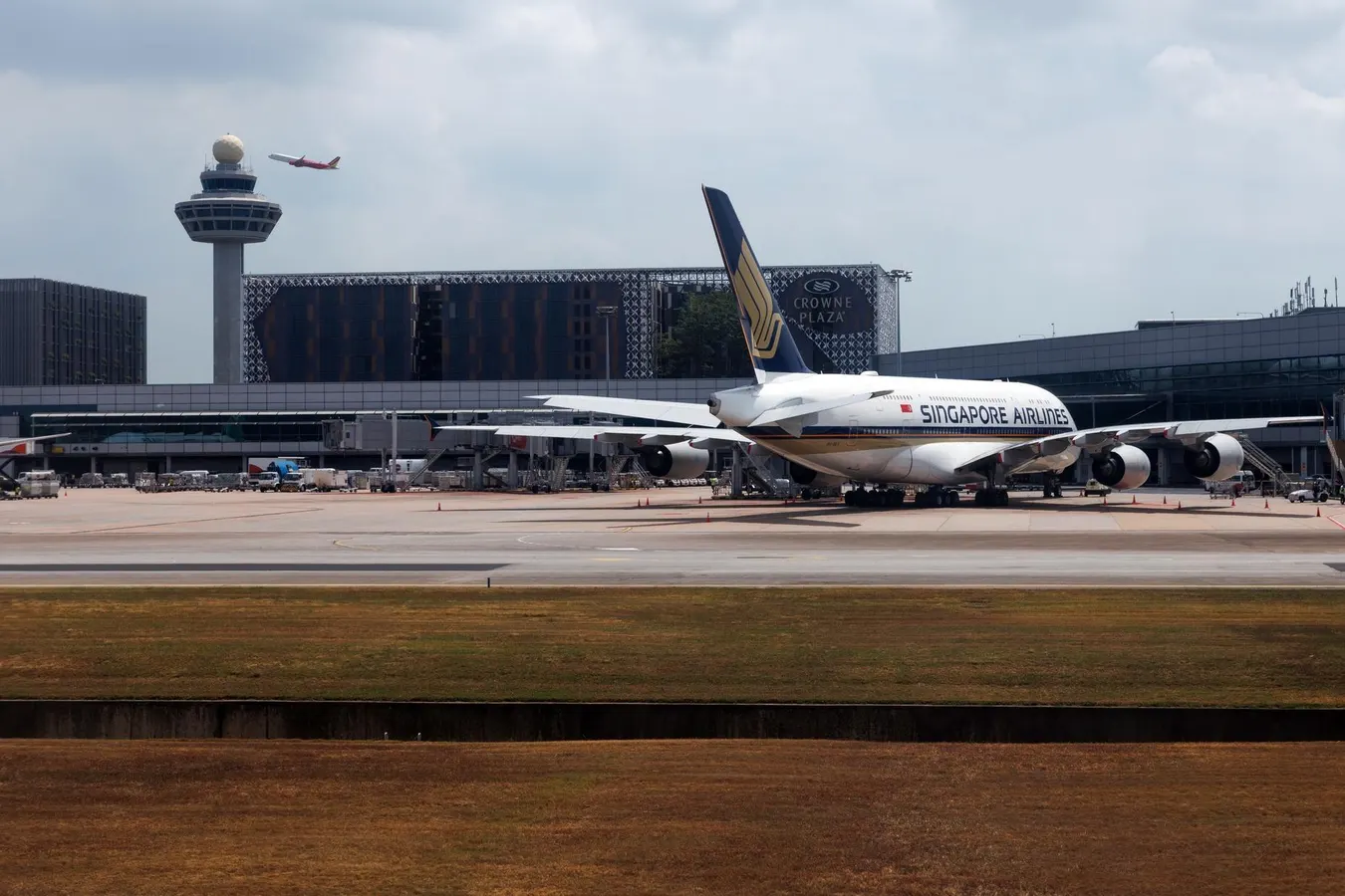 Indonesian Billionaire Buying Stake In Changi Airport’s Jet Fuel Supplier In Singapore Push
