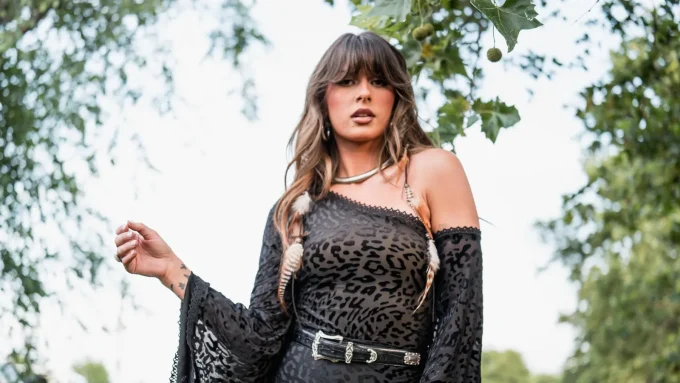 Ella Langley Ties One Of The Biggest Country Hits Of All Time