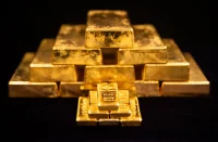 Gold Price Continues Decline Amid Interest Rate Hike Expectations