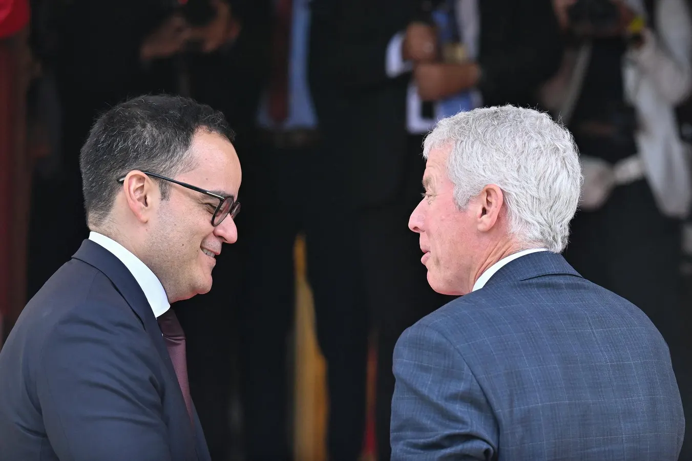 Billionaire Coinbase Founder Joins These Firms Signing New Oil Deals In Venezuela Amid Trump’s Intervention