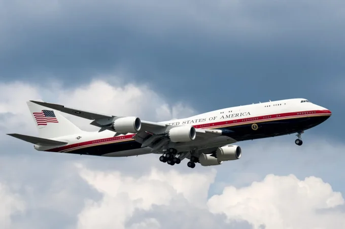 Trump Will Start Using Qatari Jet Again Despite Security Concerns