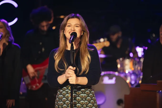 Kelly Clarkson Quit Her Show At The Top. What It Teaches You