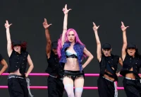 Adéla Cements Her Breakout Year In Debut Album “PRIMA”