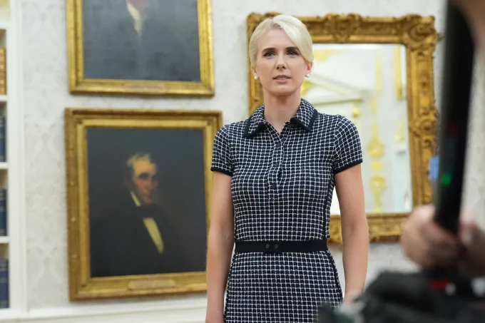 Natalie Harp And 2 Other Aides Received ,000 In Cash Gifts From Trump