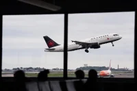 Widespread Flight Delays Snarl Northeast Travel
