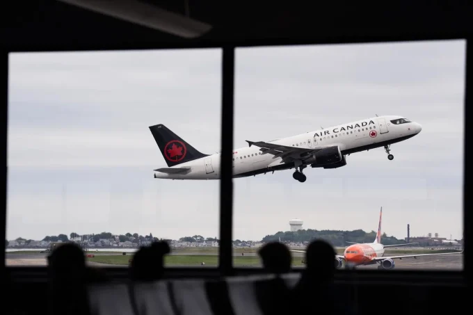 Widespread Flight Delays Snarl Northeast Travel