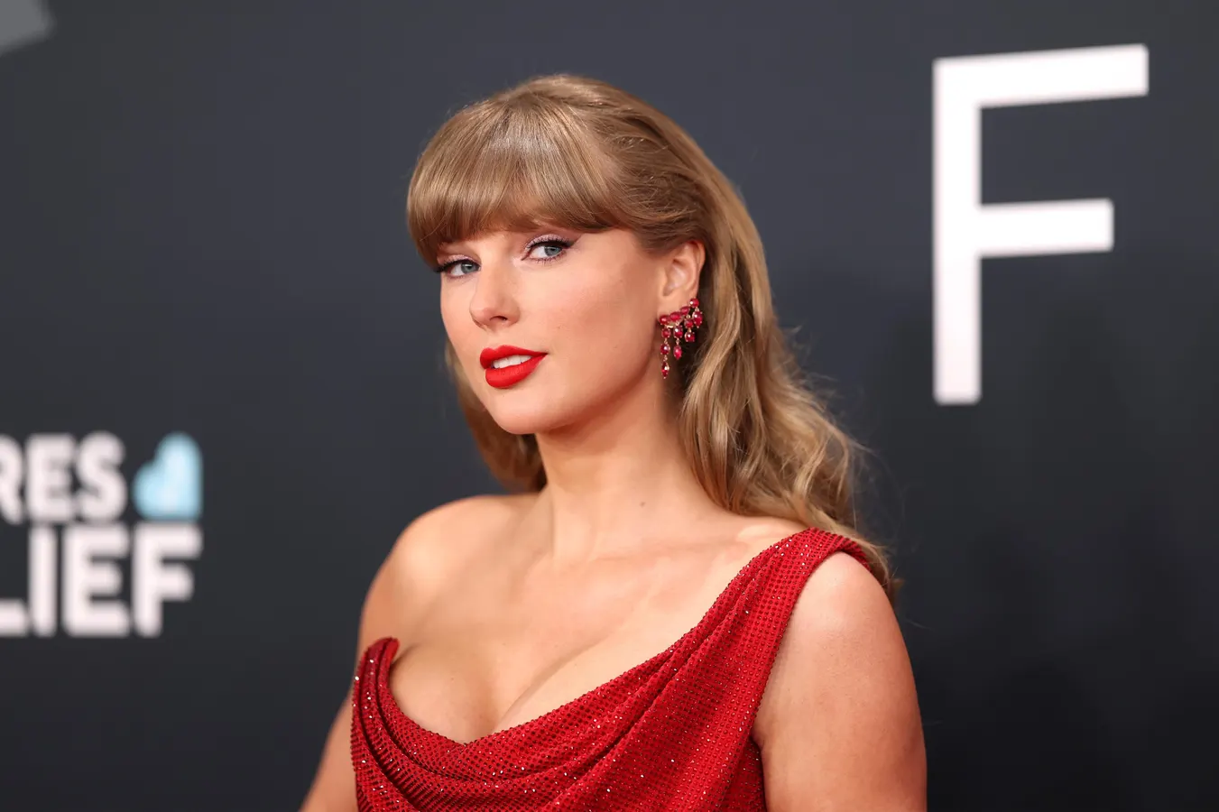 Taylor Swift Broke Her Longstanding Emmy Tradition — Somewhat