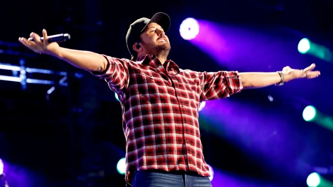 Luke Bryan Passes One Of Country Music’s Favorite Female Stars