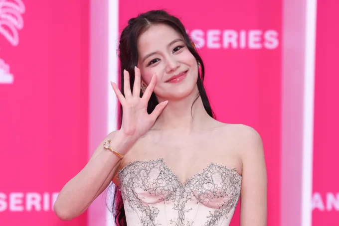 Jisoo’s Latest Single Brings The Singer To New Lows On The Charts
