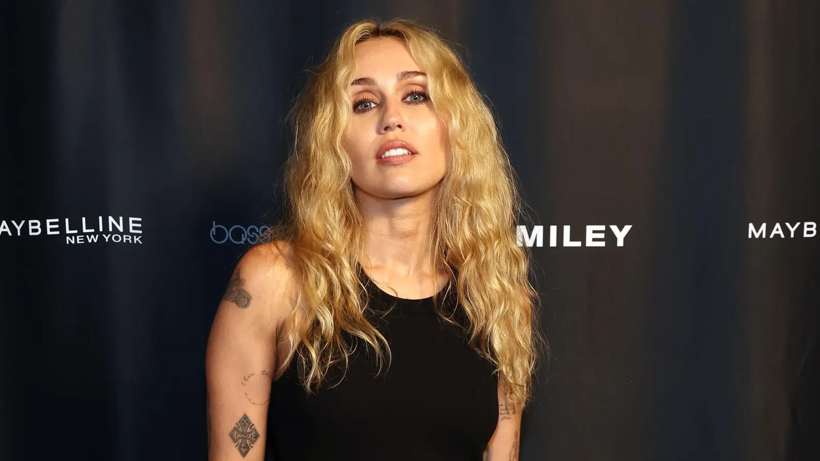 Miley Nearly Hits No. 1 On Her First Visit To A Chart She’s Never Seen Before