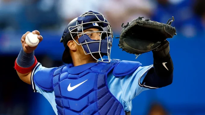 Blue Jays Former Backstop Could Land Record Contract After Leaving Toronto