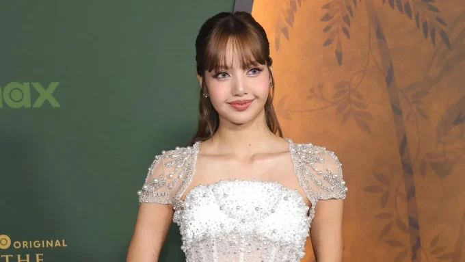 Lisa Misses Tying Her Solo Career Chart Peaks By Only One Space