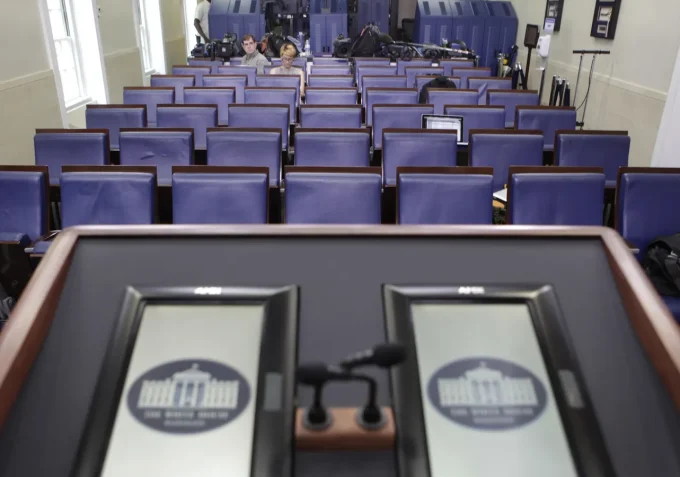 Major TV Networks Suspend White House Pool Coverage After CNN Ban