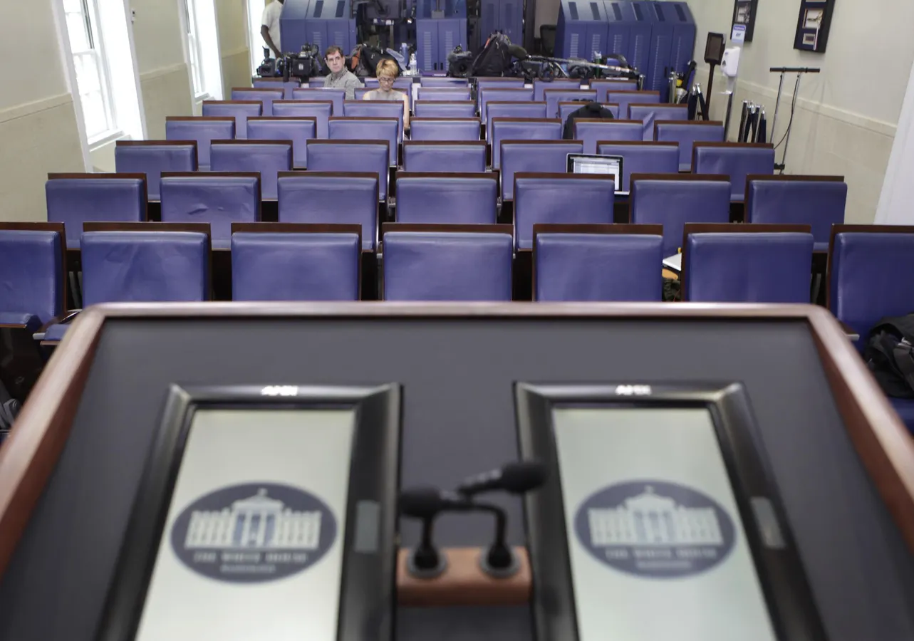 Major TV Networks Suspend White House Pool Coverage After CNN Ban