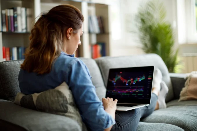 8 Dividends Stocks To Boost Your Passive Income