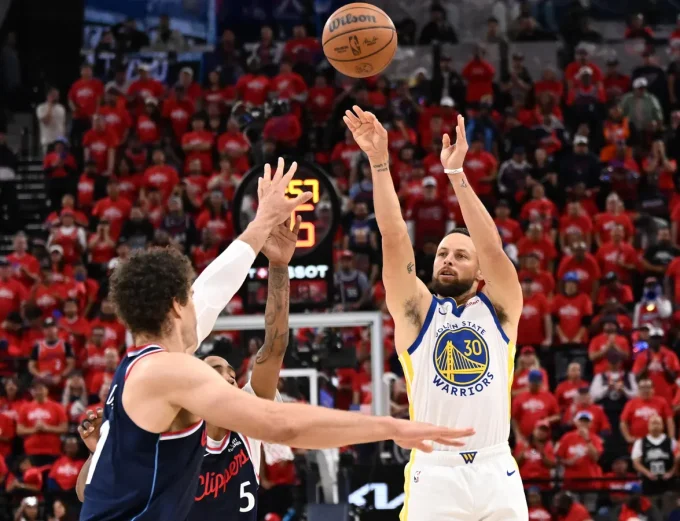 Warriors Steph Curry Discusses His Eye Condition Keratoconus
