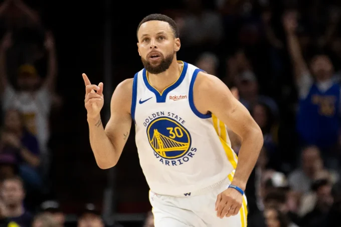 What A Stephen Curry Pay Cut Could Help The Golden State Warriors Pull Off