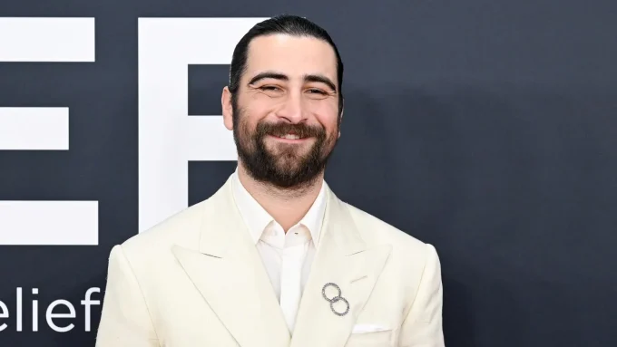 Noah Kahan Blocked From Several New No. 1s By A Rising Pop Star