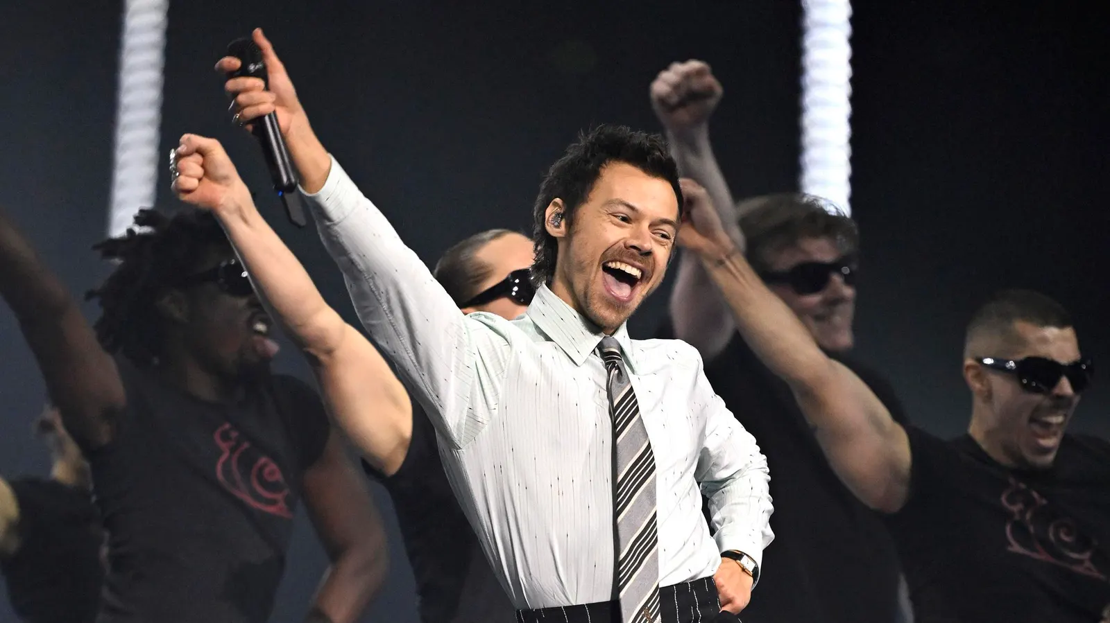 Harry Styles’ Debut Solo Hit Brings The Singer Back To A Career Milestone