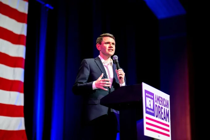 Hottest Midterm Races—Democrats Ahead In 3 Key Senate Contests (Updated Daily)