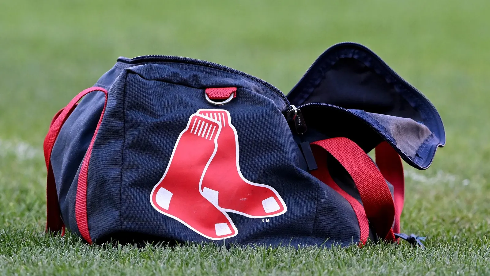 Red Sox Pitcher Cuts Ties With Team Immediately After Season Ends