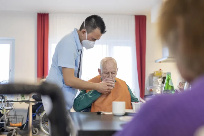 Lower Death Risk Among Dementia Patients Who Are Overweight Or Obese, Study Finds