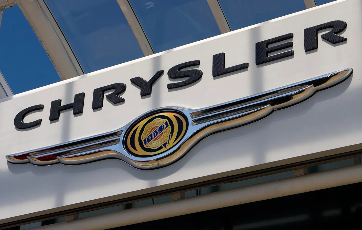 Chrysler Recalls Over 265,000 Vans That Could Lose Power Steering