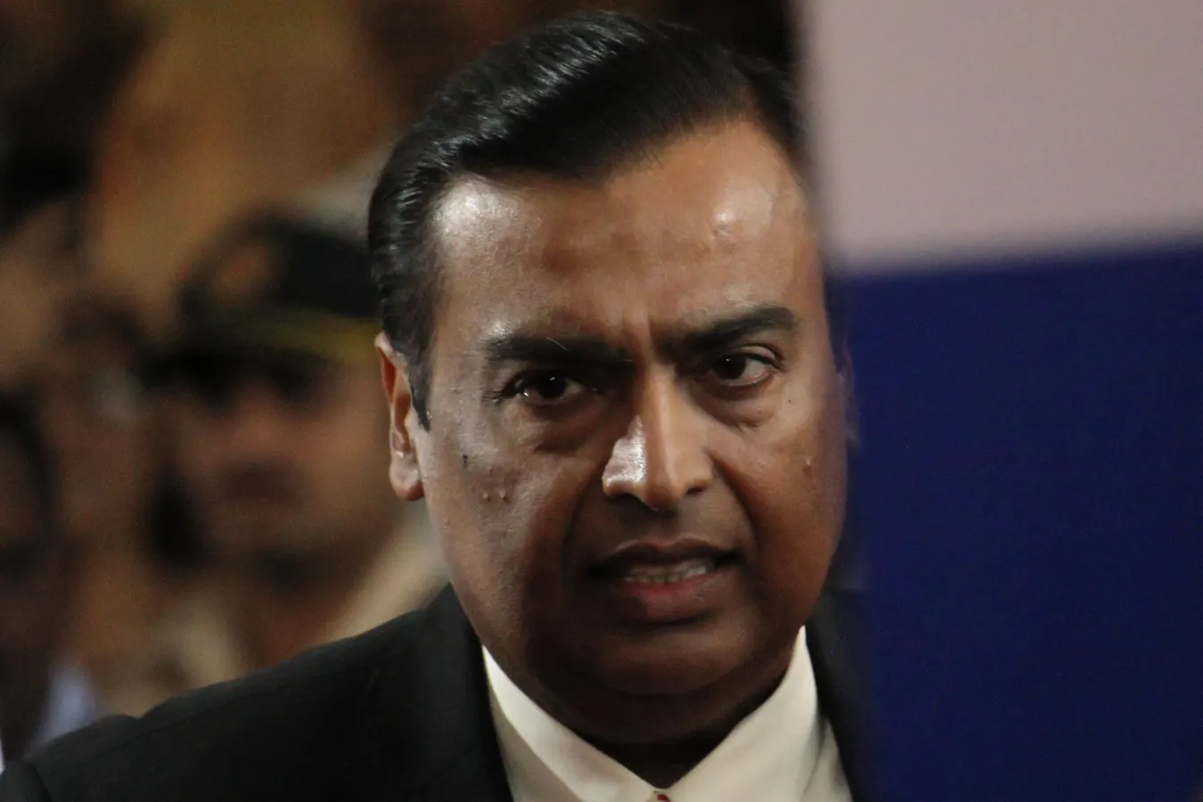 Elon Musk Suggests Mukesh Ambani May Be Blocking Starlink’s India Launch