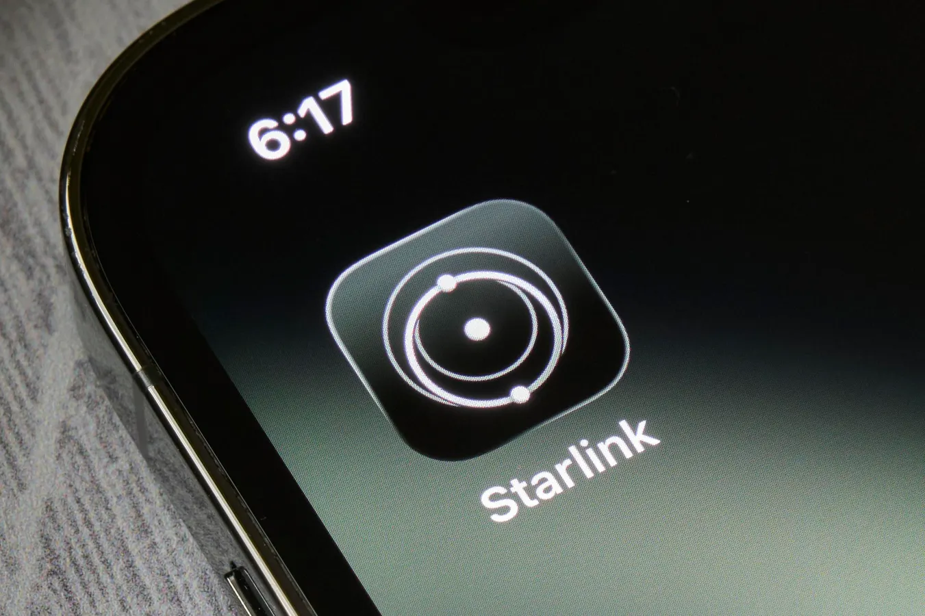 SpaceX Announces Major ‘Starlink Mobile’ Deal—AT&T, Verizon And T-Mobile Stocks Slide