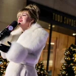 Kelly Clarkson Took On A Brooklyn Store, Then The Row Went Viral